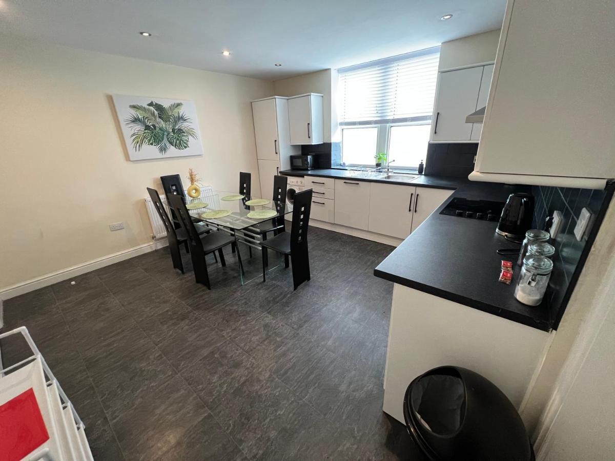 Spacious Ground Floor Suite Comfortably Sleeps Up To Eight Halifax Exteriér fotografie