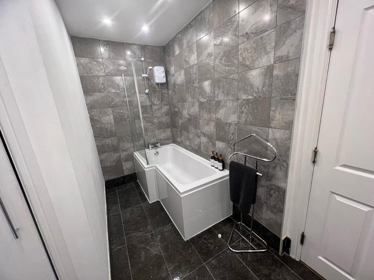 Spacious Ground Floor Suite Comfortably Sleeps Up To Eight Halifax Exteriér fotografie
